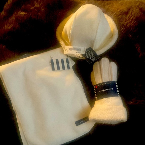 Brand New Lands' End Cloche/Bucket Fleece Hat and Gloves & Scarf Set NWT - Picture 1 of 5